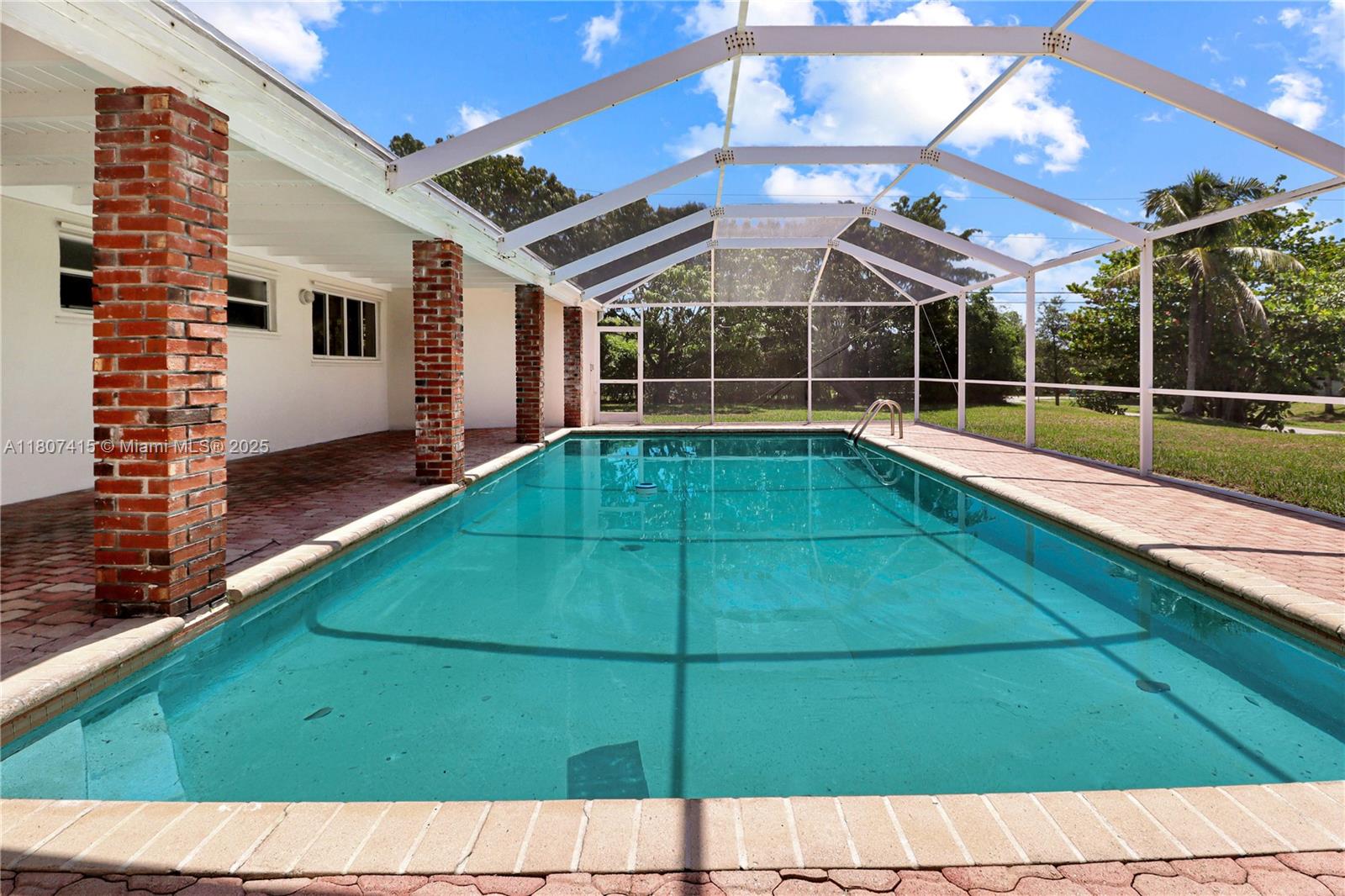 HERMAN HILLS - Residential