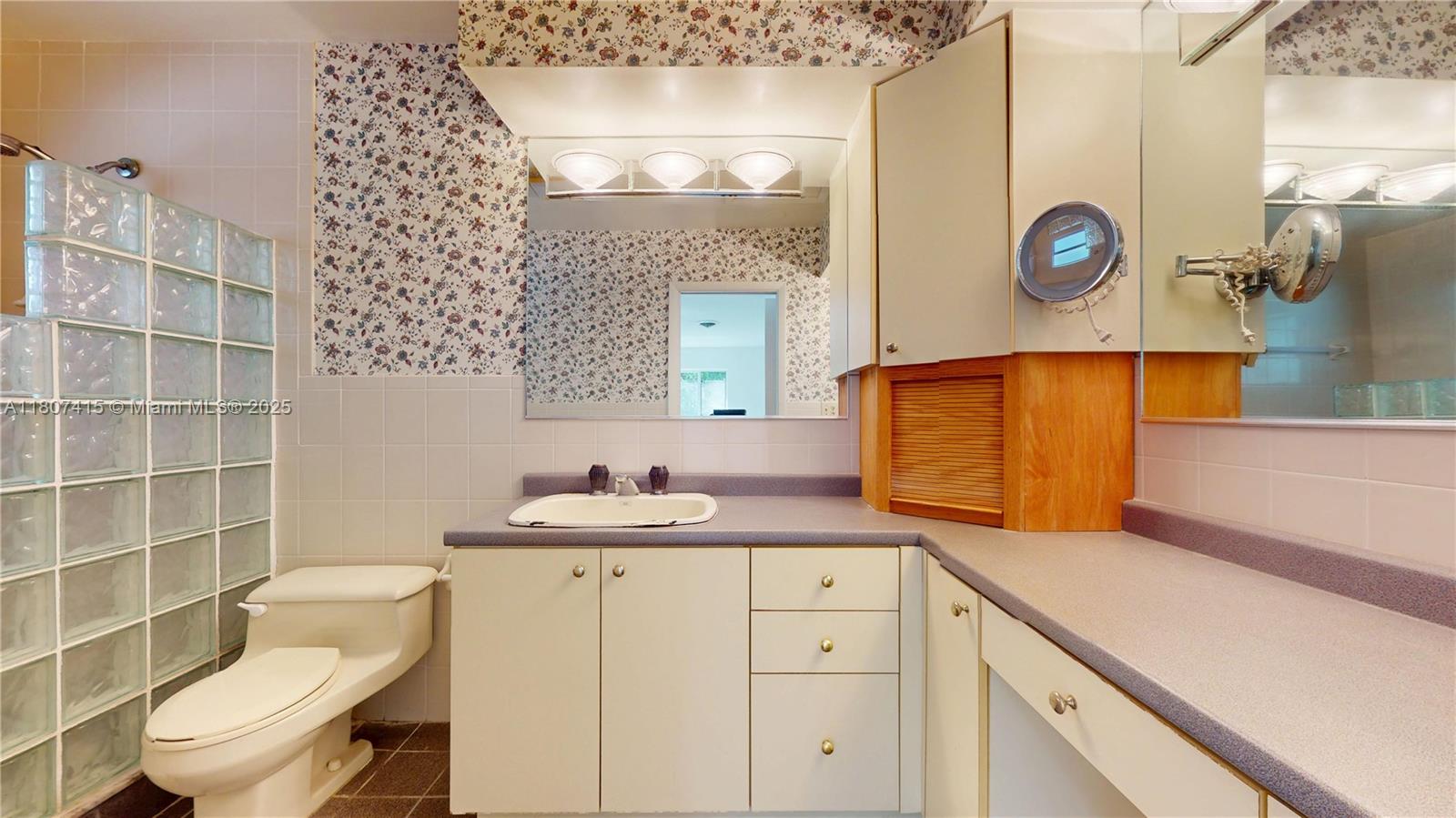 HERMAN HILLS - Residential