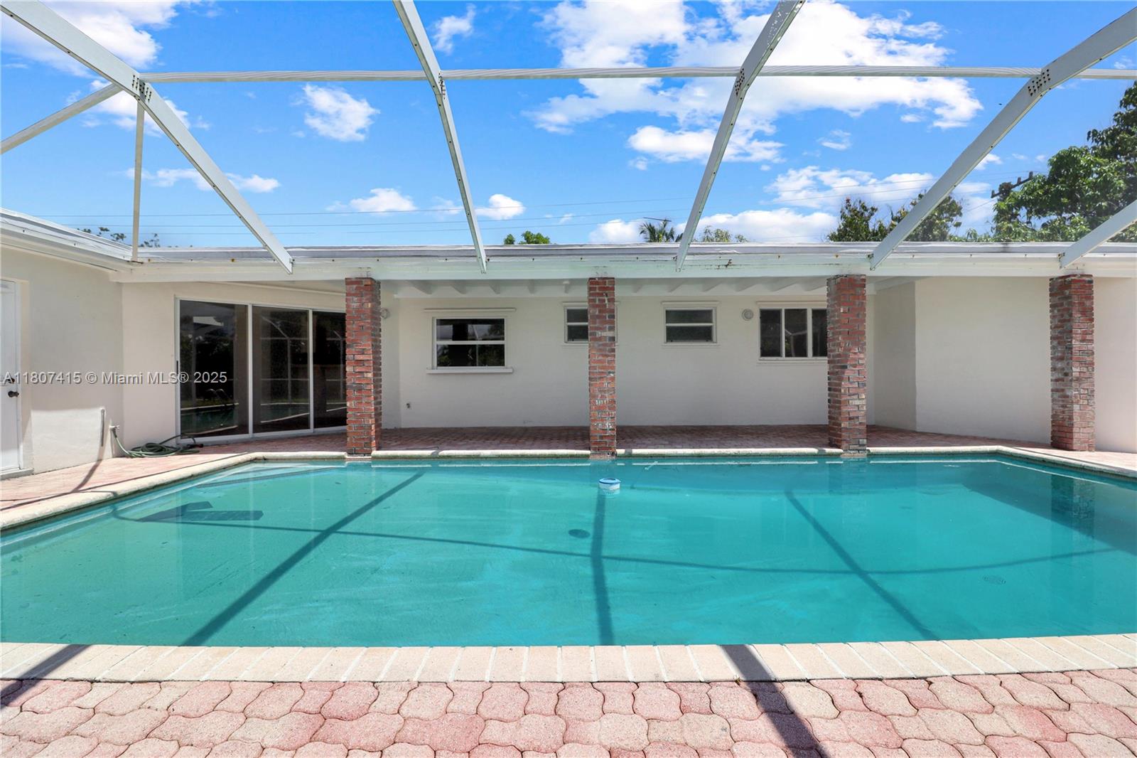 HERMAN HILLS - Residential