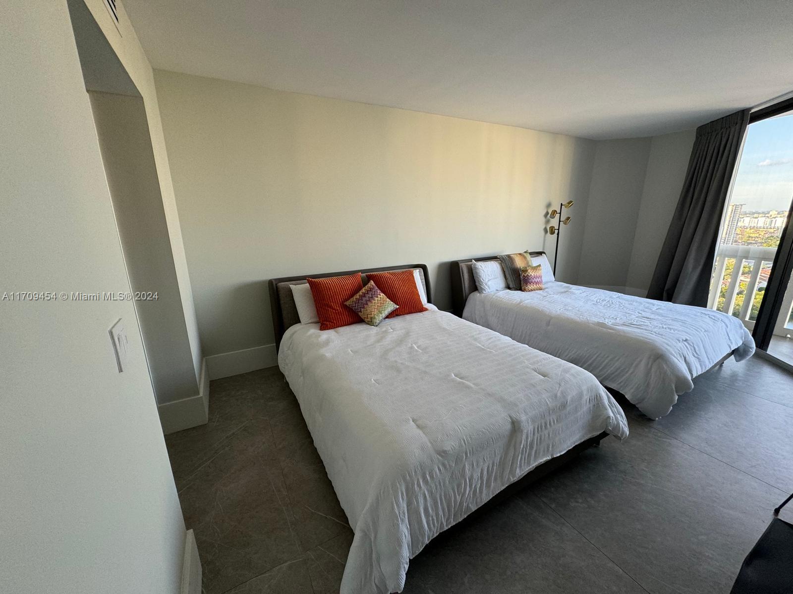 2000 ISL BLVD WILLIAMS IS - Residential Lease