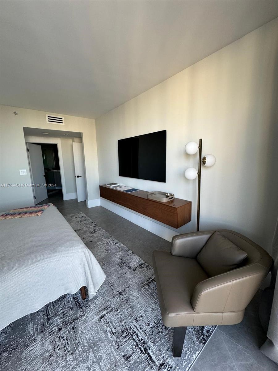 2000 ISL BLVD WILLIAMS IS - Residential Lease