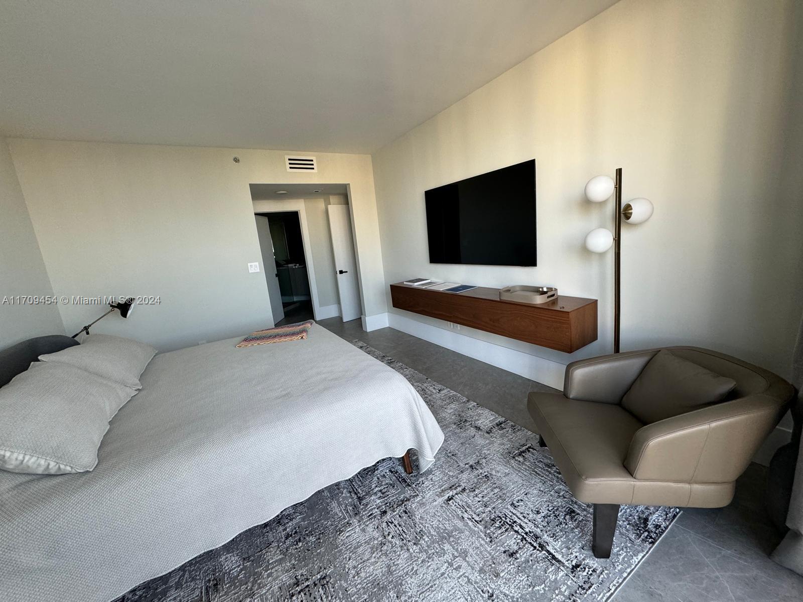 2000 ISL BLVD WILLIAMS IS - Residential Lease