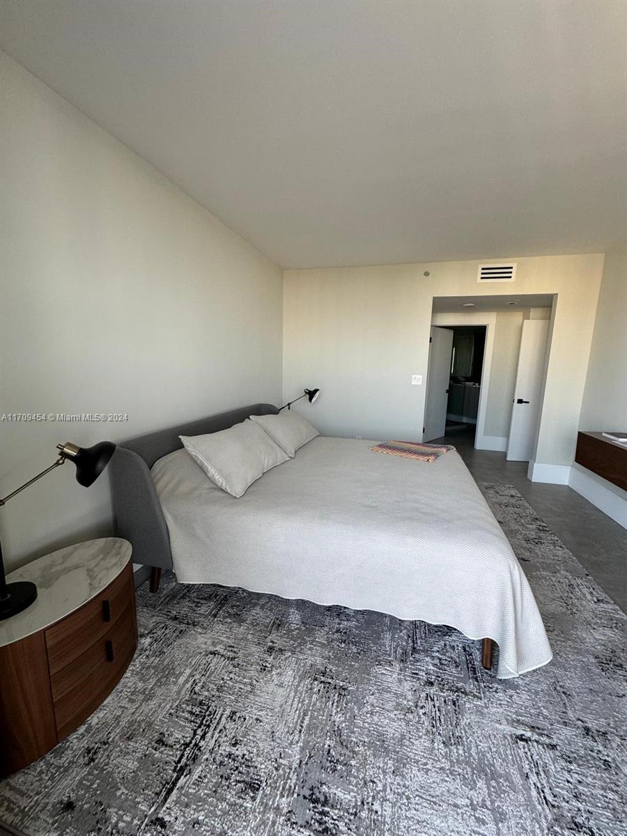 2000 ISL BLVD WILLIAMS IS - Residential Lease