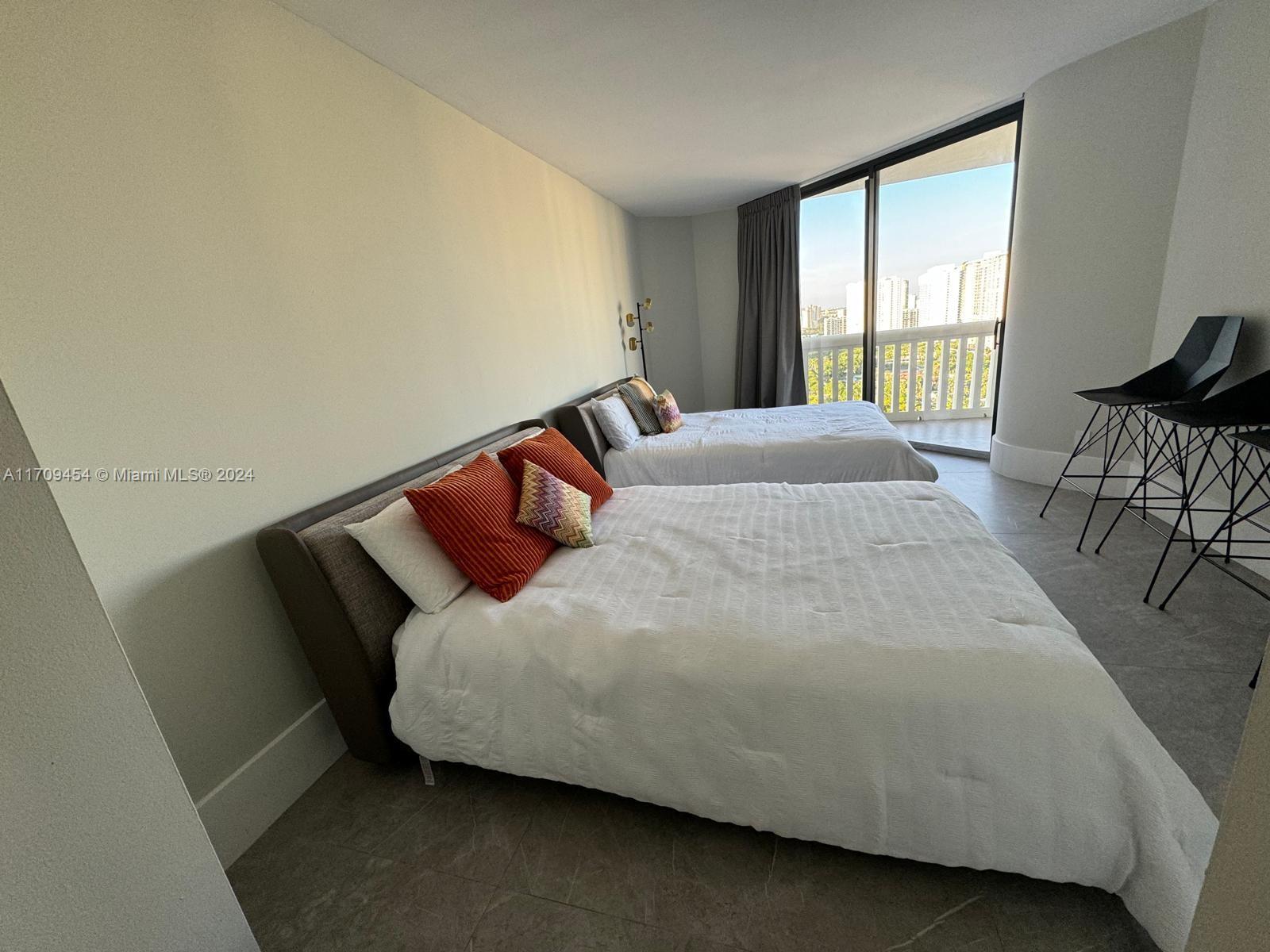 2000 ISL BLVD WILLIAMS IS - Residential Lease