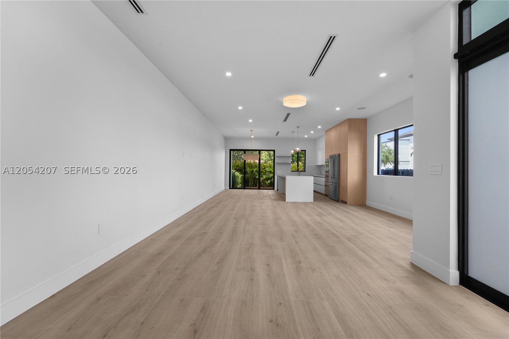2735 SW 23rd Ter