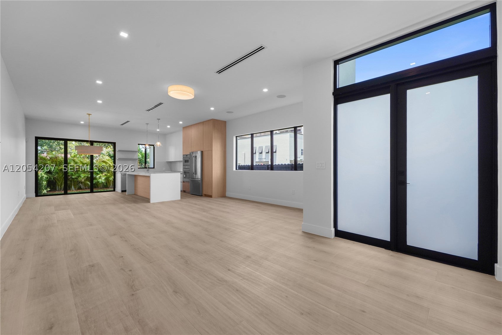 2735 SW 23rd Ter
