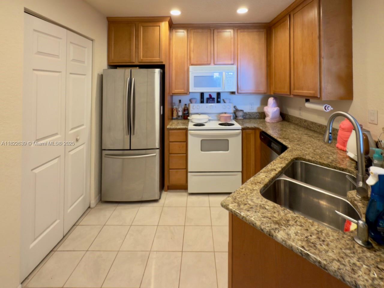 FLAGLER POINTE CONDO - Residential Lease