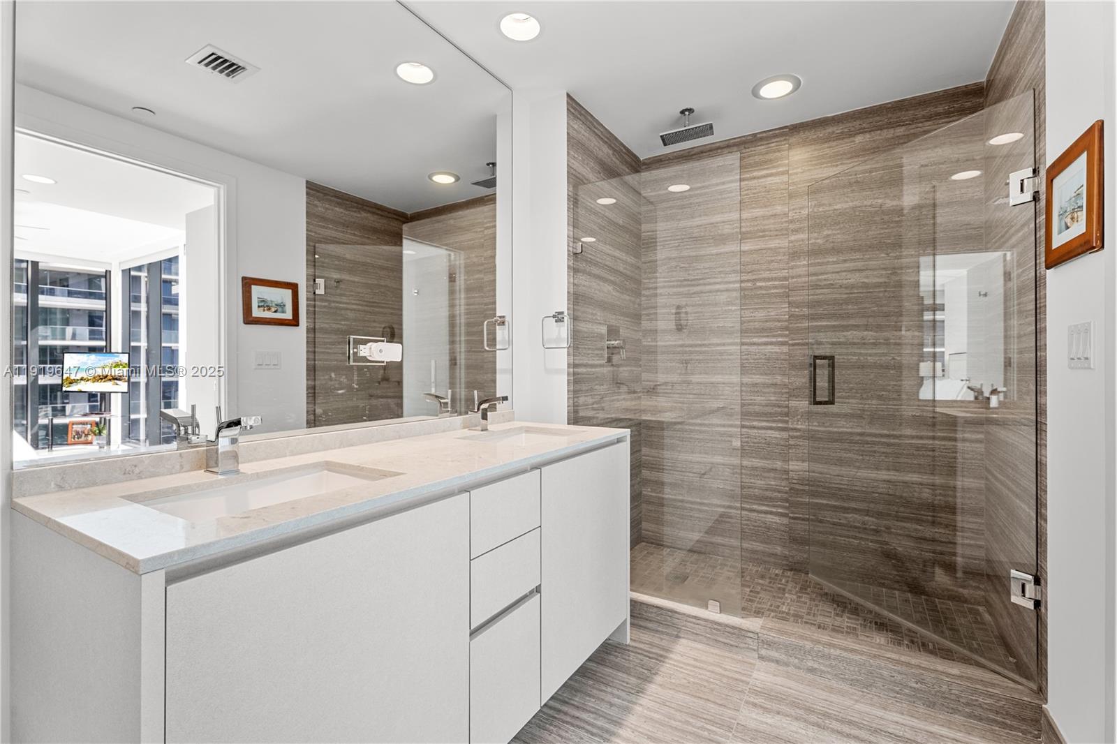 1010 BRICKELL CONDO - Residential