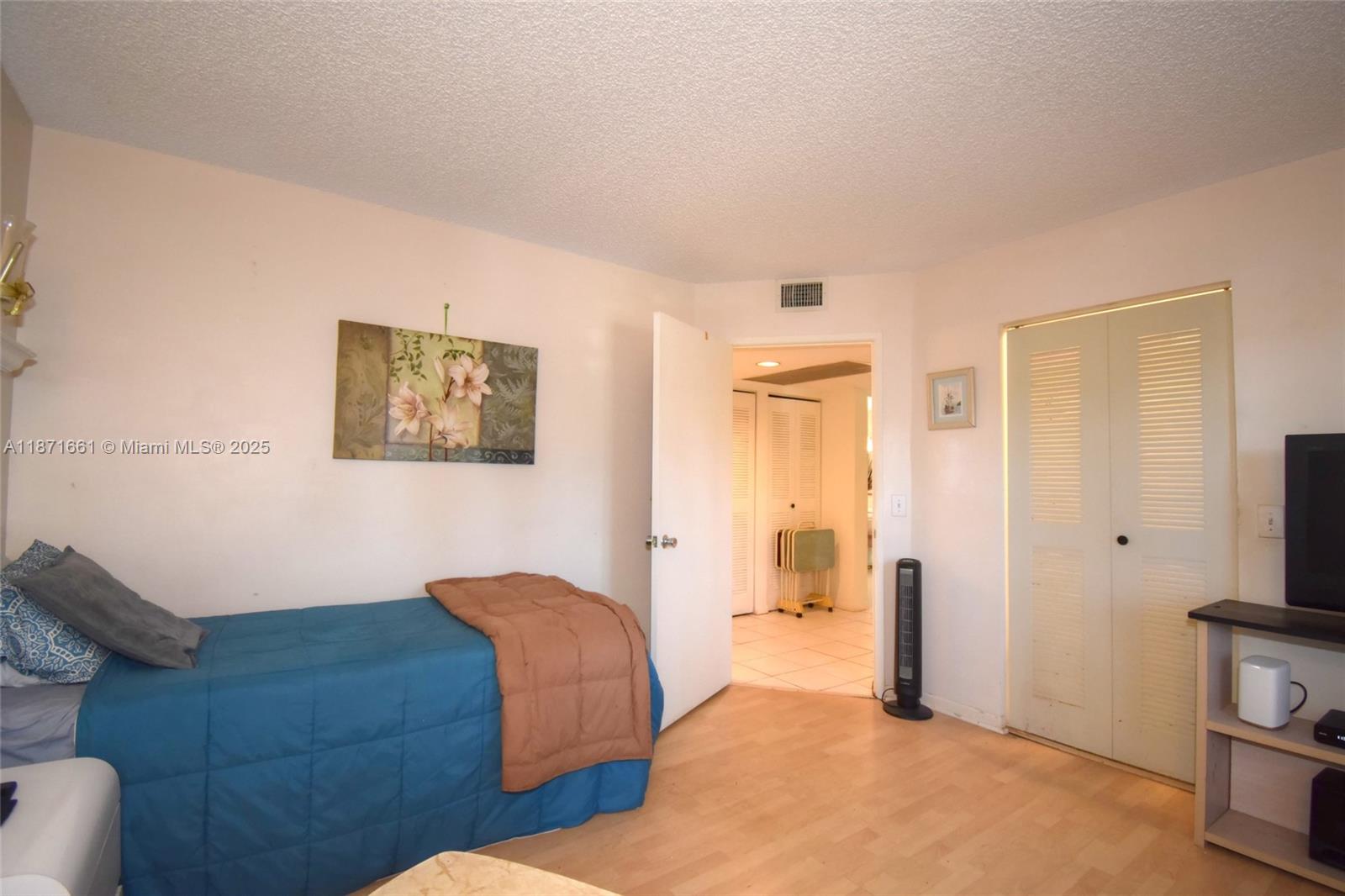 IVANHOE EAST AT CENTURY V - Residential