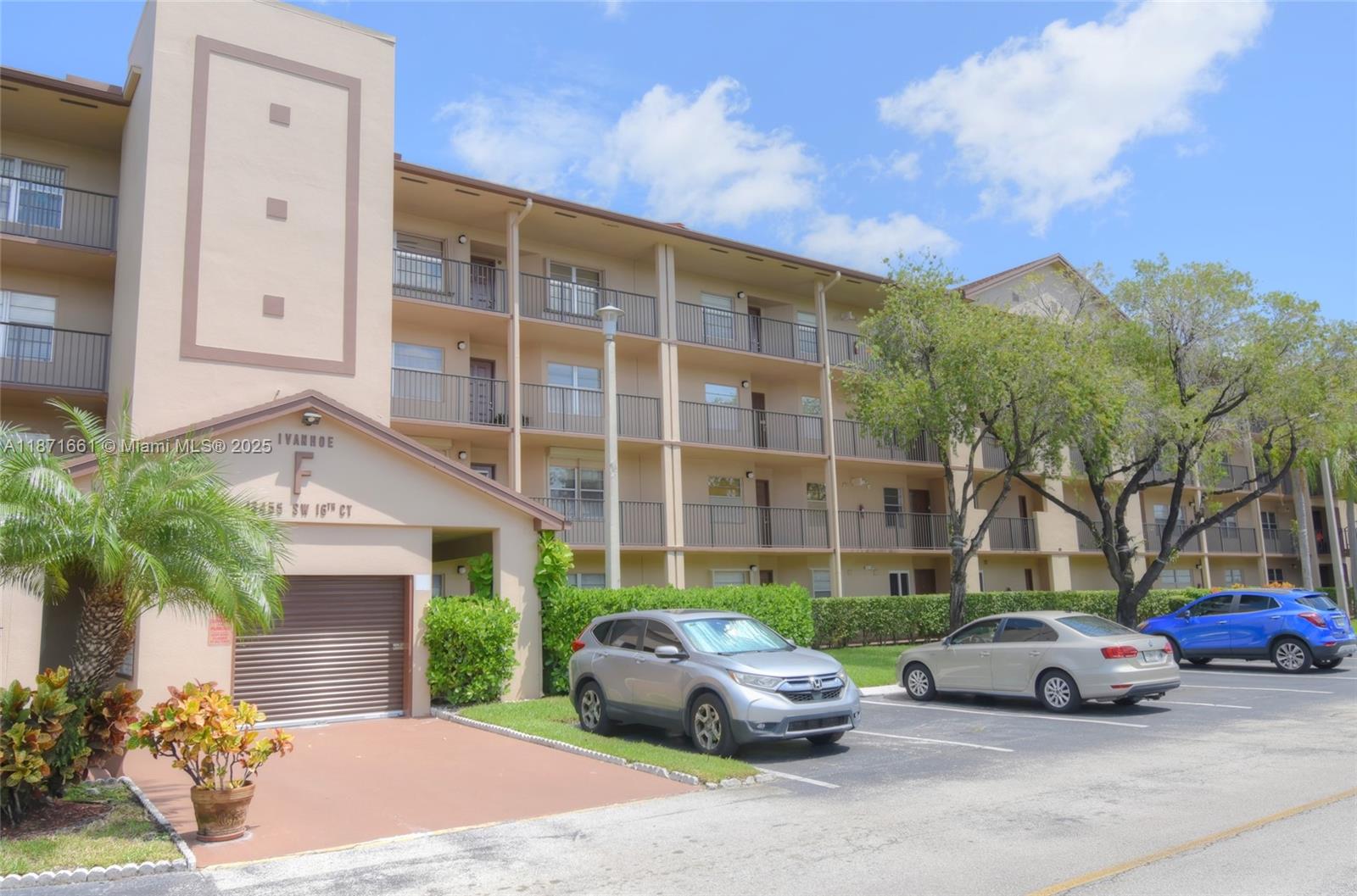 This apartment is a first floor unit facing a garden. It is large, bright & spacious. It is also convenient to pool & parking.