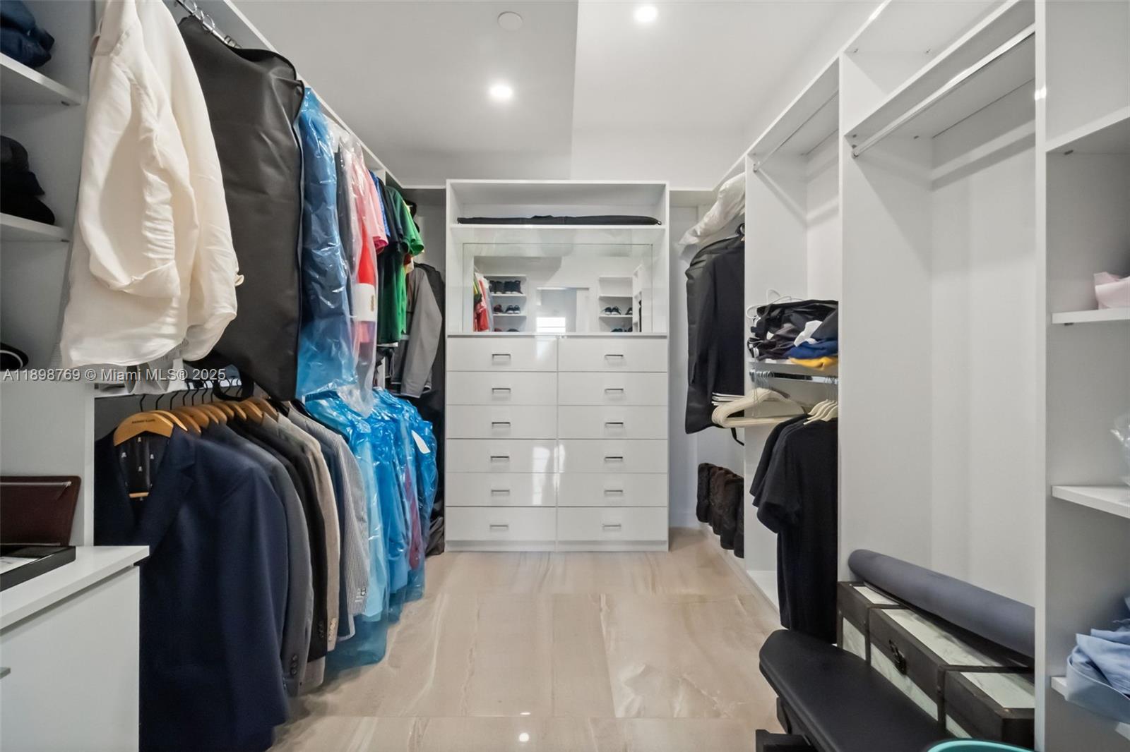 BELLE TOWERS CONDO - Residential Lease