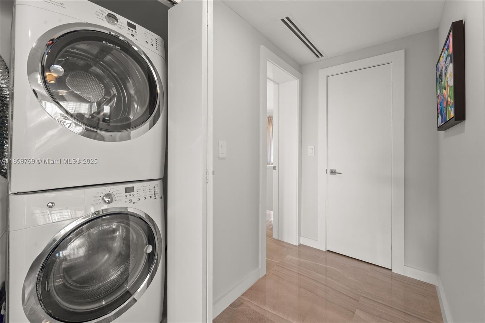 BELLE TOWERS CONDO - Residential Lease