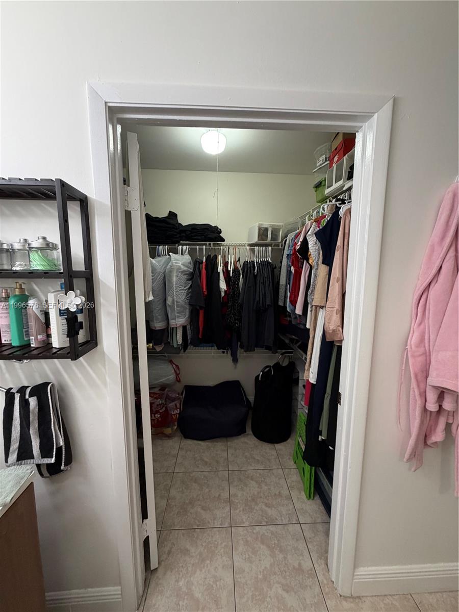 HAMMOCKS TRAILS CONDO - Residential Lease