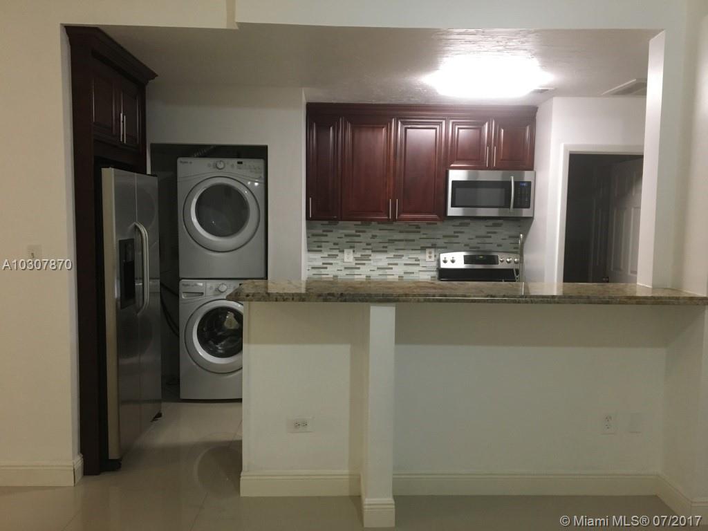 LA HACIENDA COUNTRY CLUB - Residential Lease