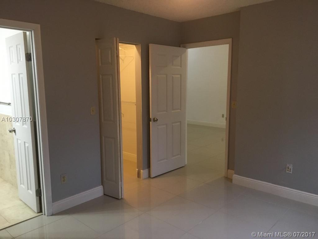 LA HACIENDA COUNTRY CLUB - Residential Lease