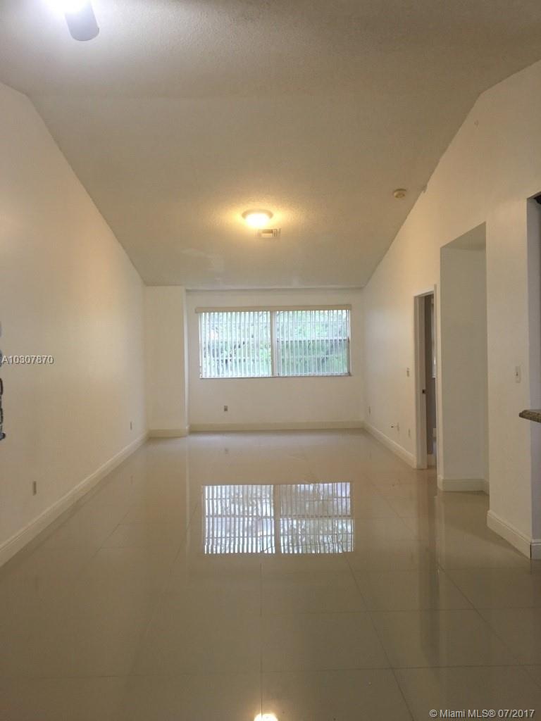 LA HACIENDA COUNTRY CLUB - Residential Lease