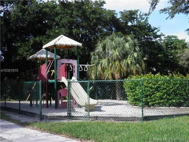 LA HACIENDA COUNTRY CLUB - Residential Lease