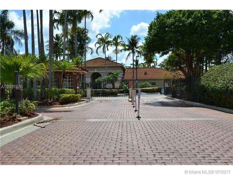 LA HACIENDA COUNTRY CLUB - Residential Lease