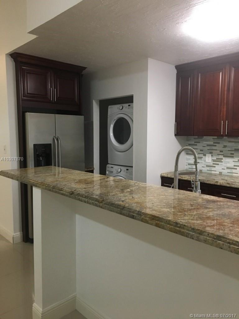 LA HACIENDA COUNTRY CLUB - Residential Lease