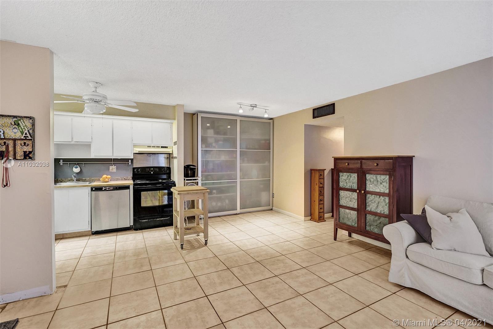 TAMARAC GARDENS 8 CONDO - Residential