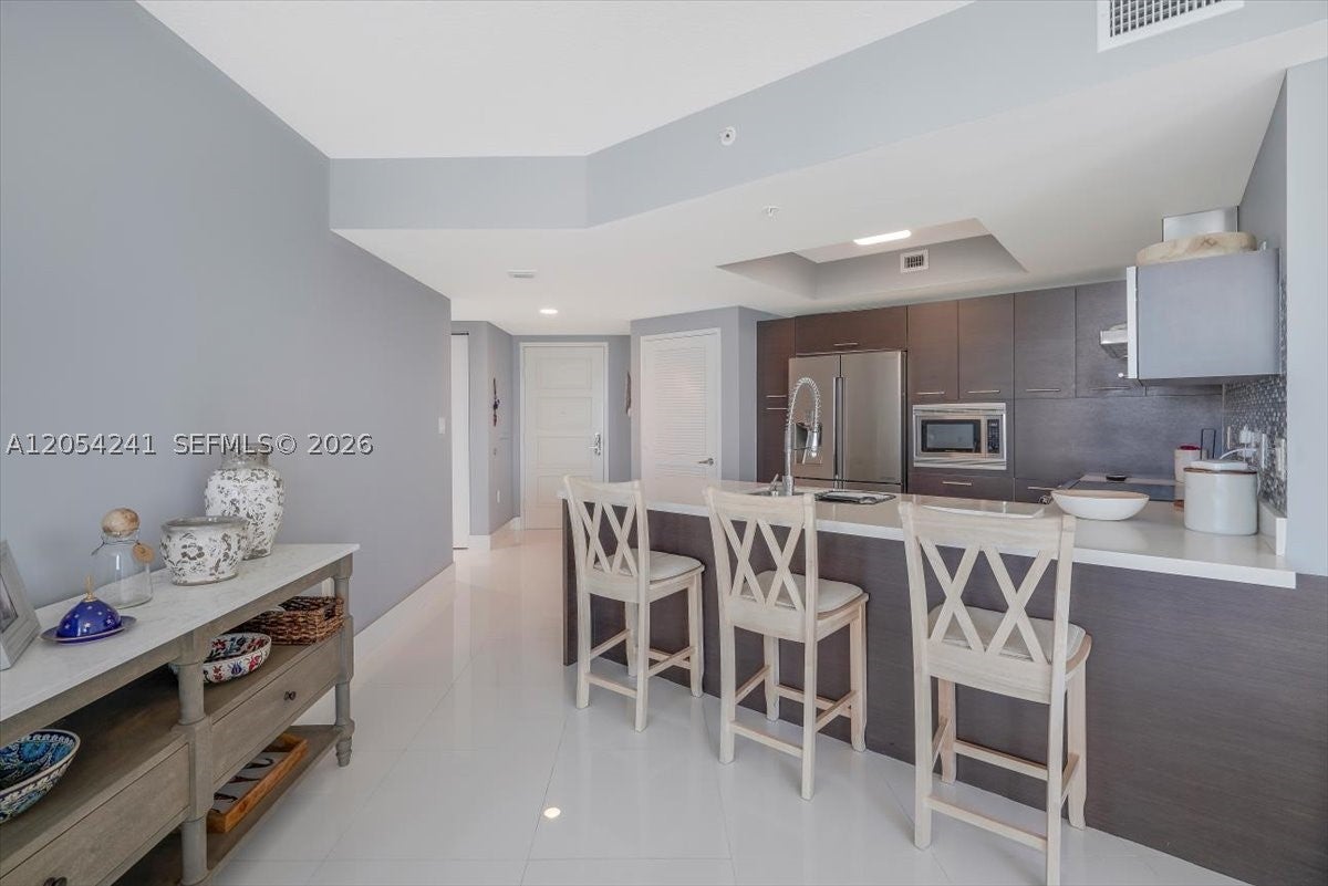 250 Sunny Isles Blvd 3-902