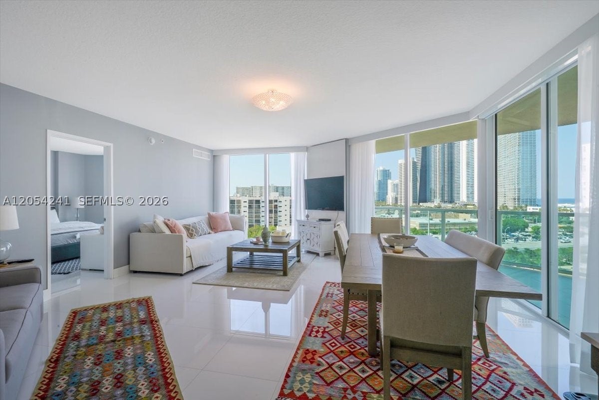 250 Sunny Isles Blvd 3-902