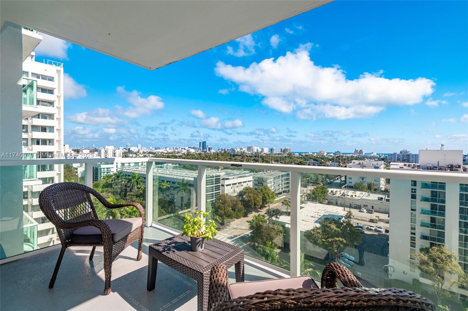MIRADOR 1000 CONDO - Residential