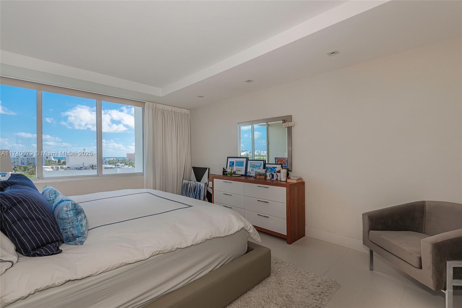 MIRADOR 1000 CONDO - Residential