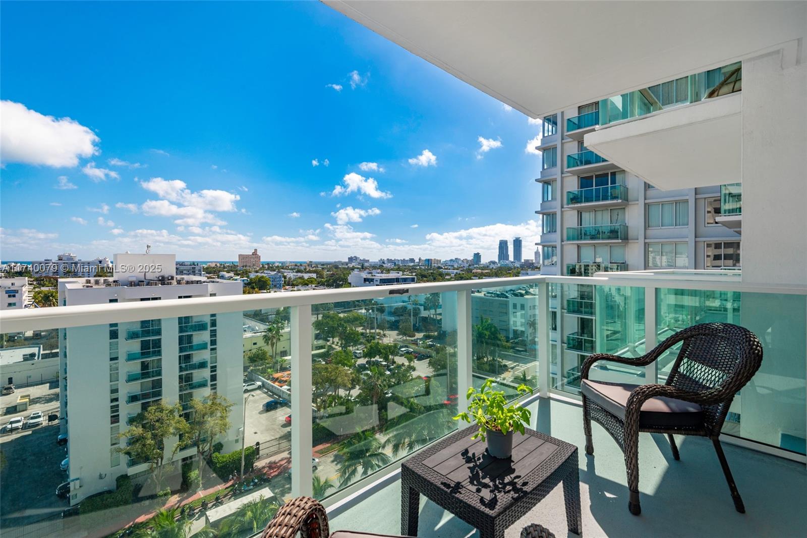 MIRADOR 1000 CONDO - Residential