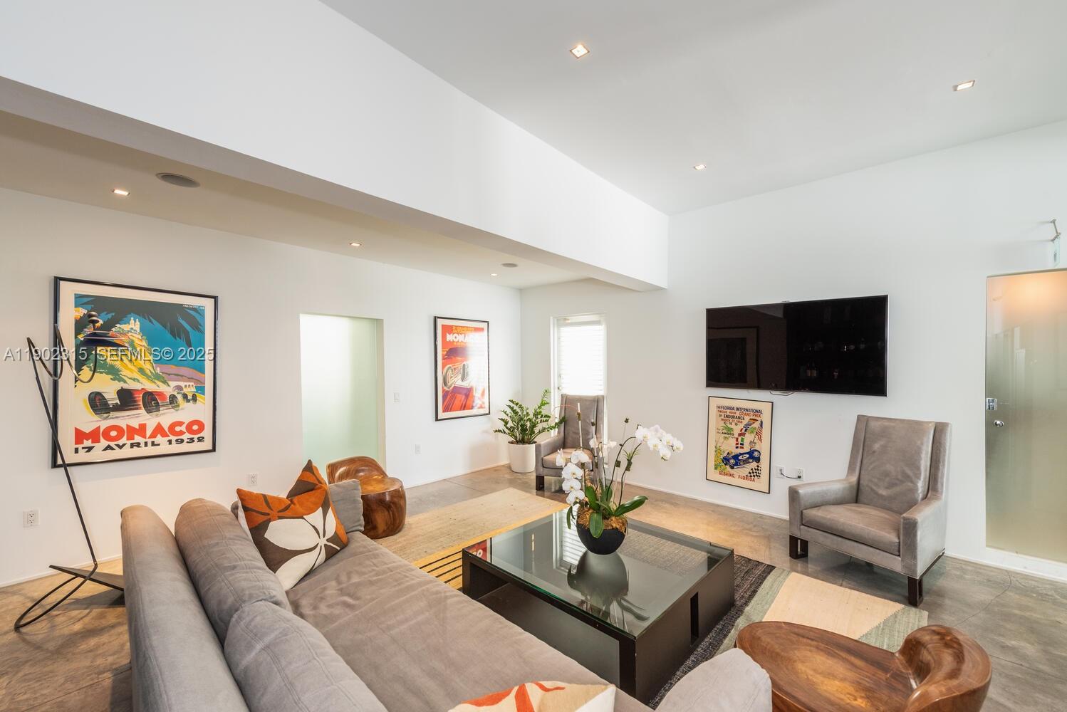 SAN MARINO ISLAND - Residential