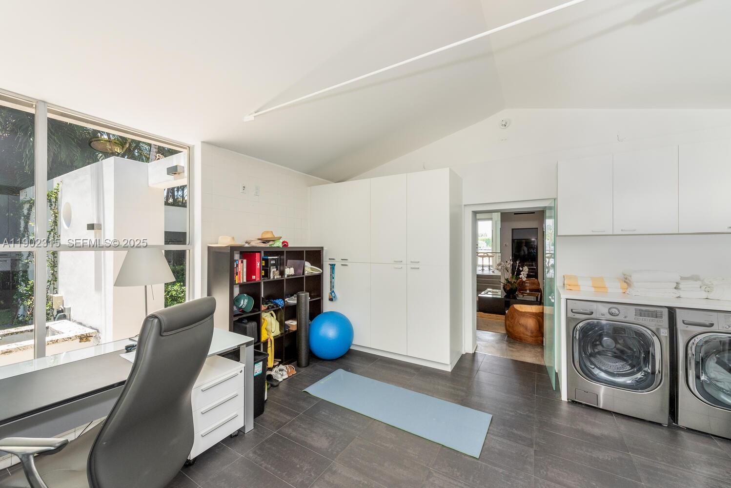 SAN MARINO ISLAND - Residential