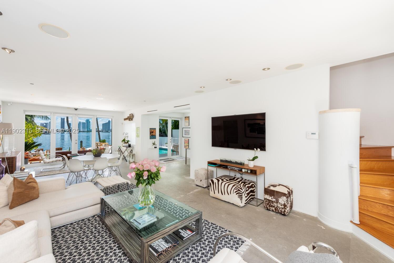 SAN MARINO ISLAND - Residential