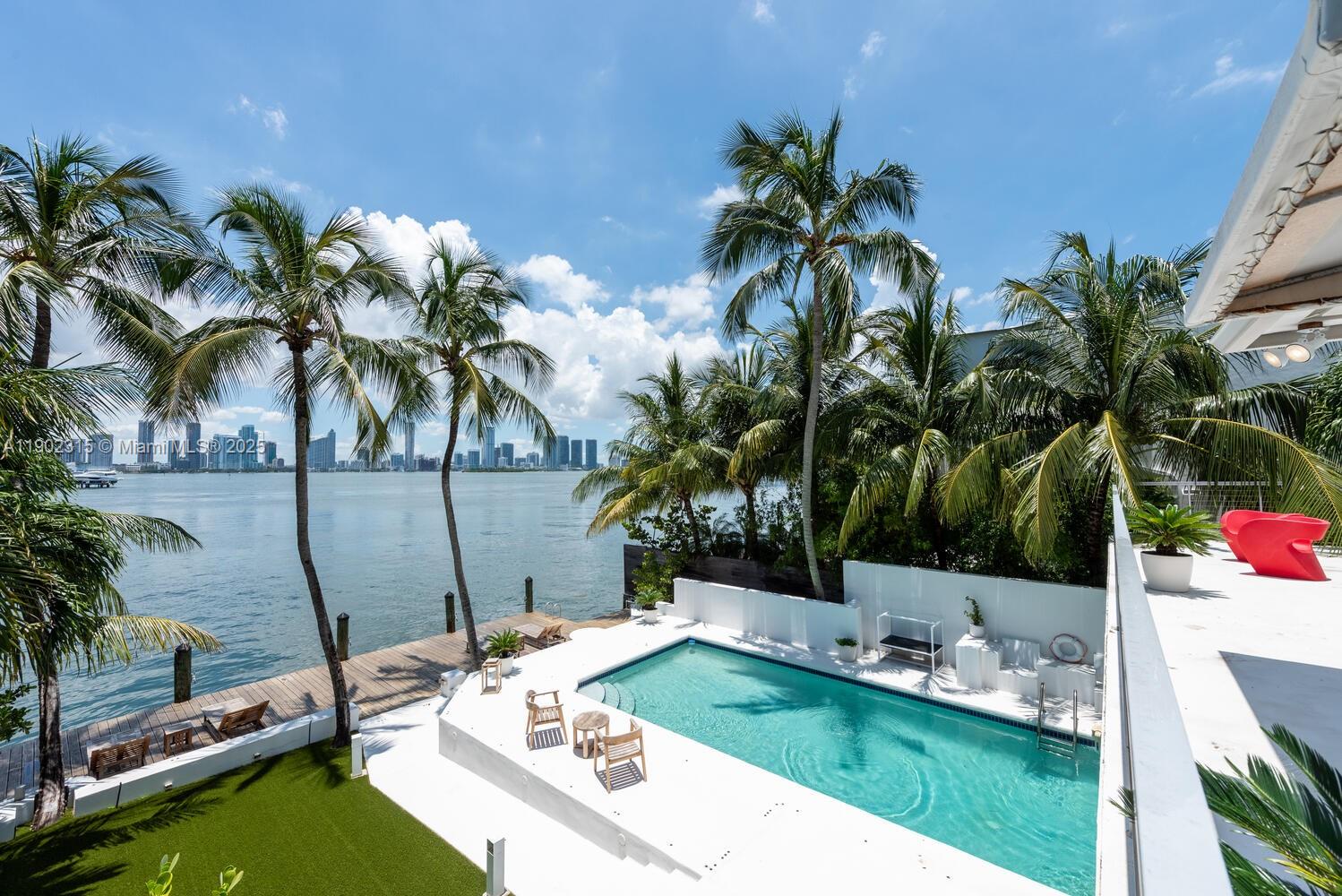 302 W San Marino Dr
