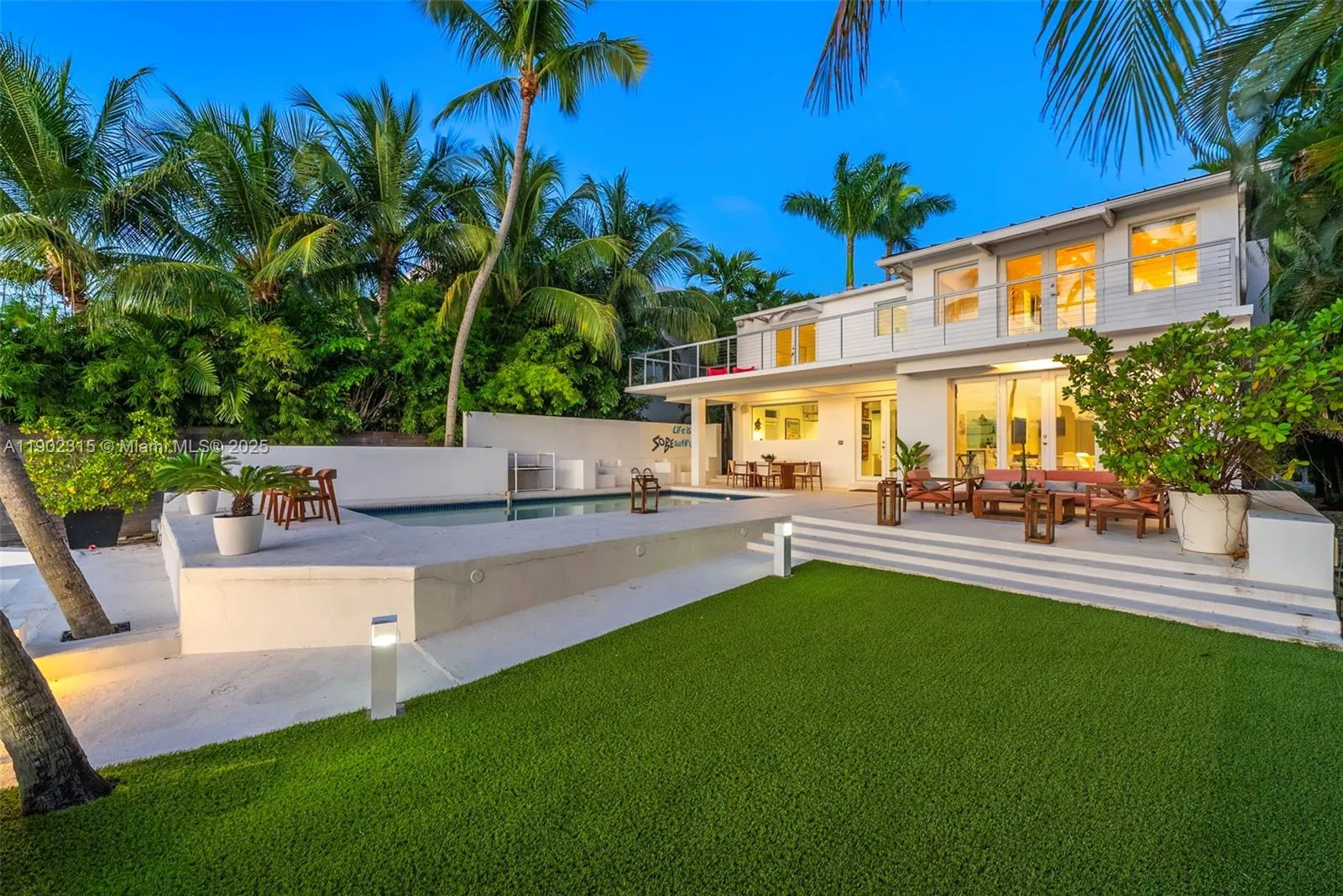 Miami Beach, Florida 33139, United States, 3 Bedrooms Bedrooms, ,3 BathroomsBathrooms,Residential,Active,234592