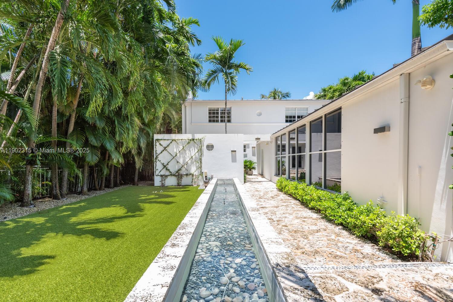 302 W San Marino Dr