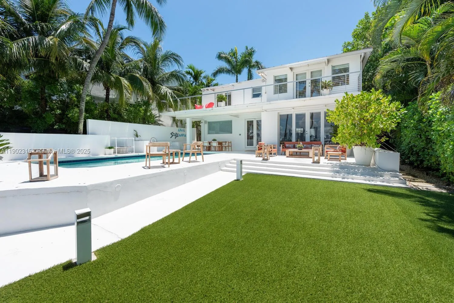 Miami Beach, Florida 33139, United States, 3 Bedrooms Bedrooms, ,3 BathroomsBathrooms,Residential,Active,234592