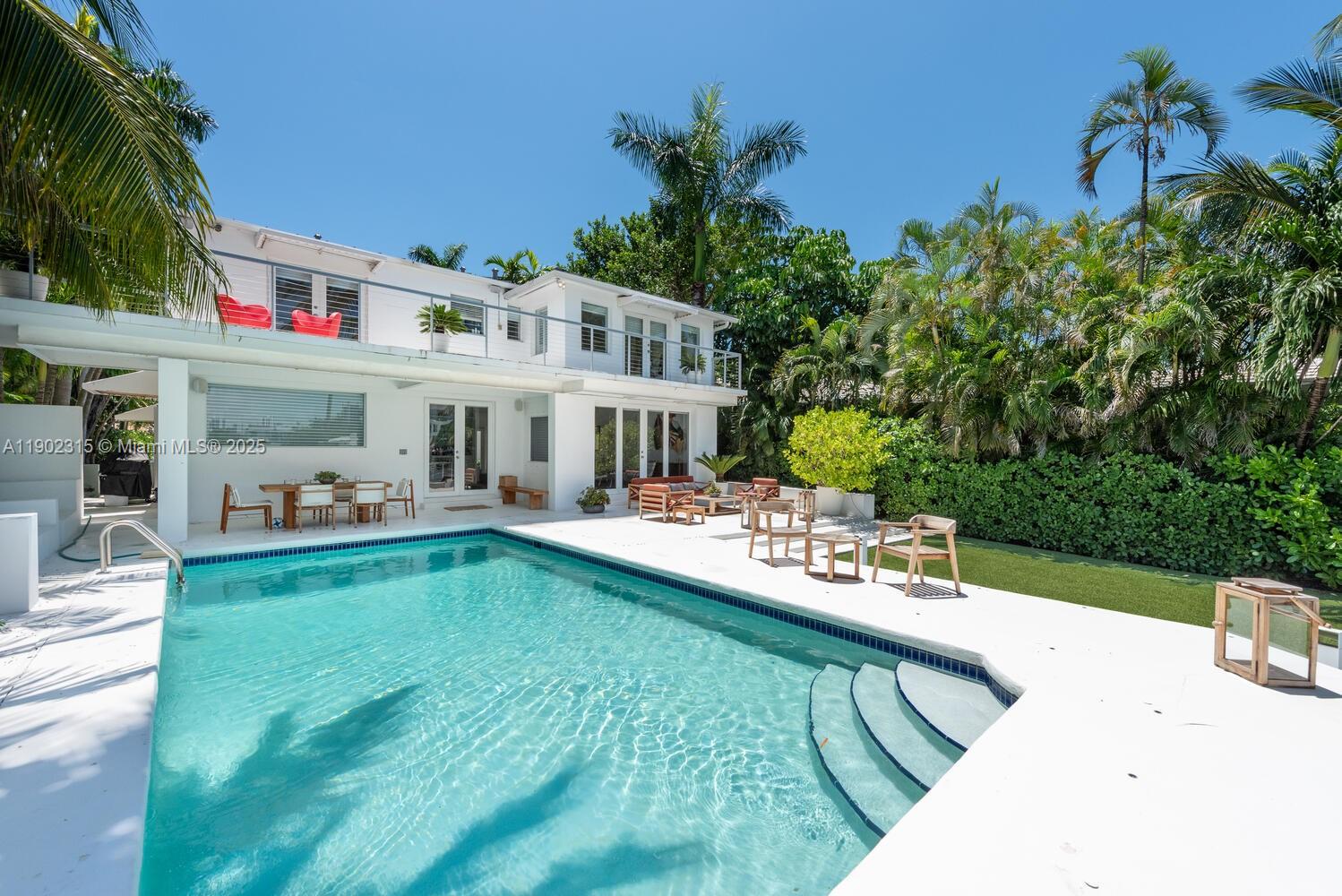 302 W San Marino Dr