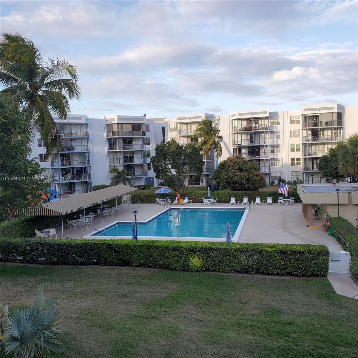BOCA TEECA CONDO 9 - Residential