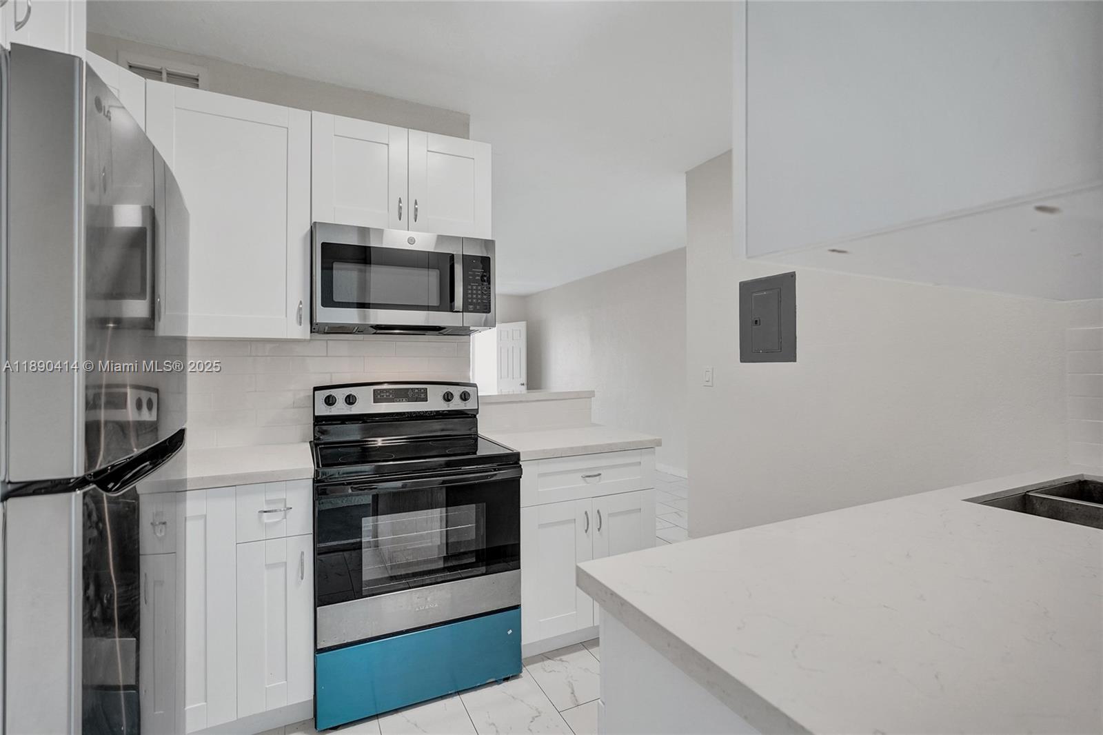 NORMANDY WATERWAY SUB - Residential Lease
