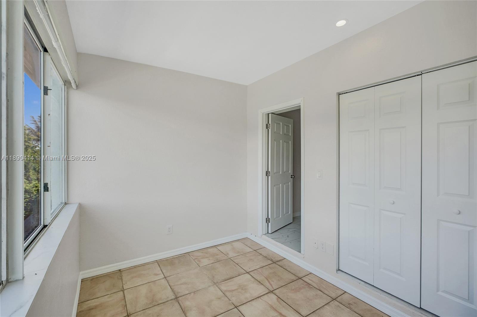 NORMANDY WATERWAY SUB - Residential Lease