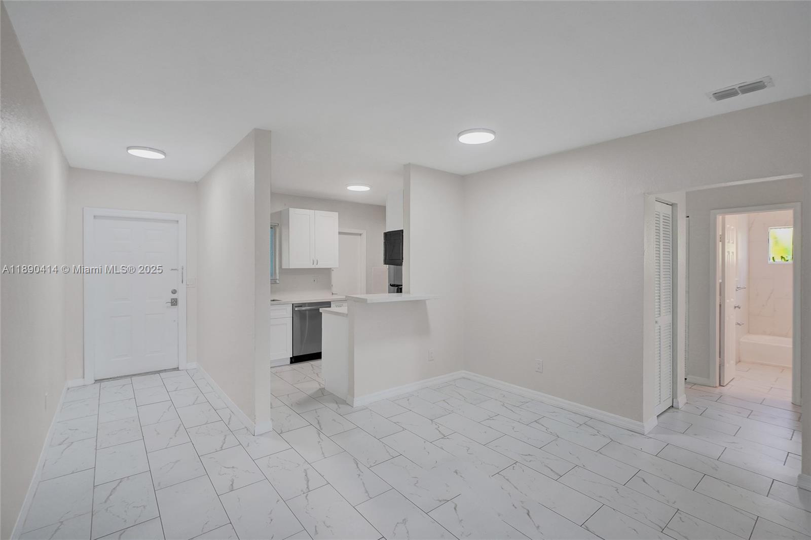 NORMANDY WATERWAY SUB - Residential Lease