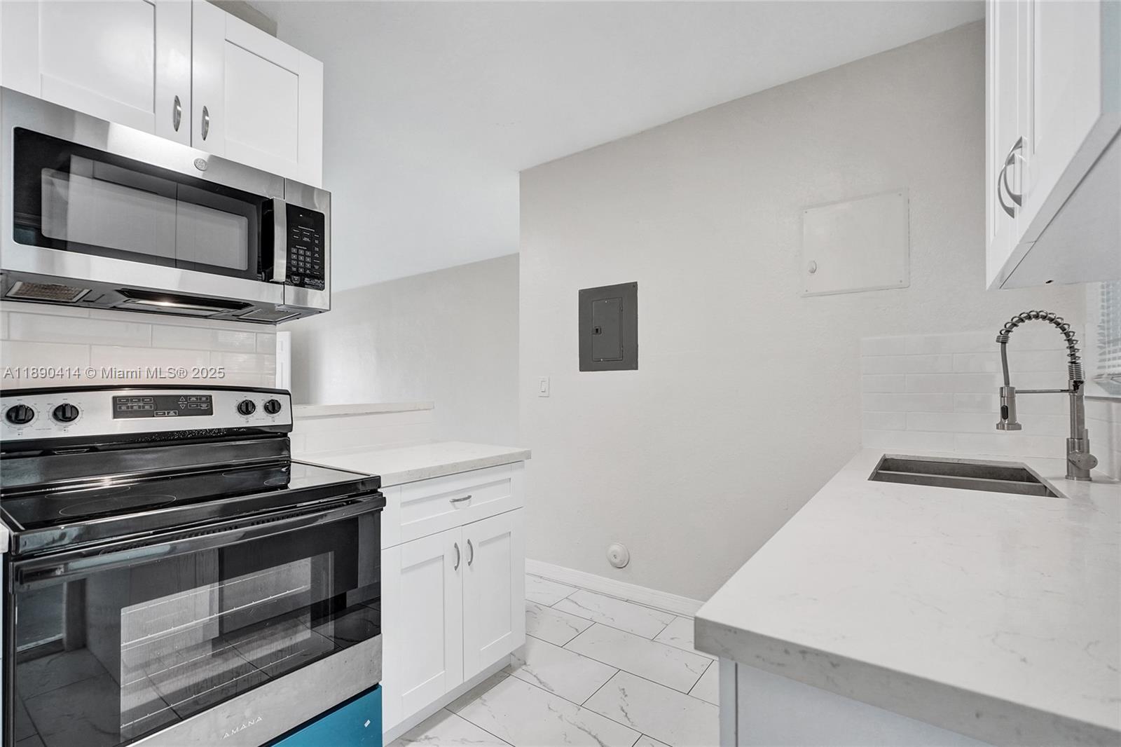 NORMANDY WATERWAY SUB - Residential Lease