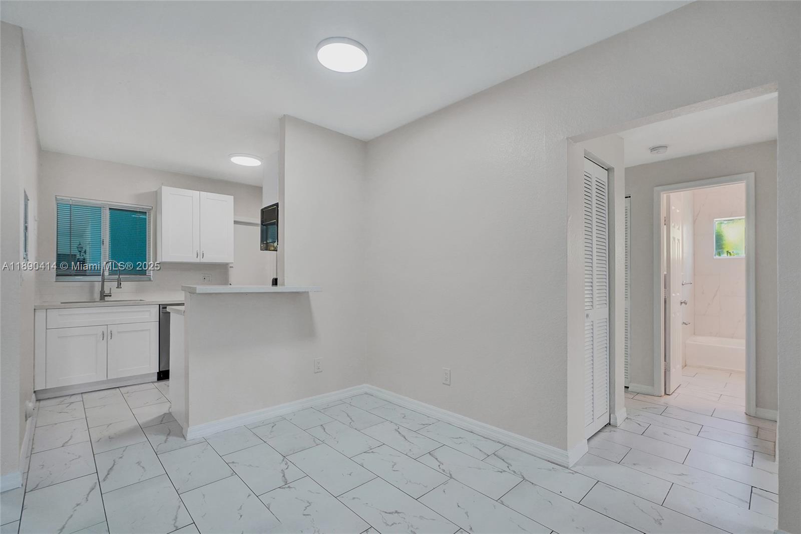 NORMANDY WATERWAY SUB - Residential Lease