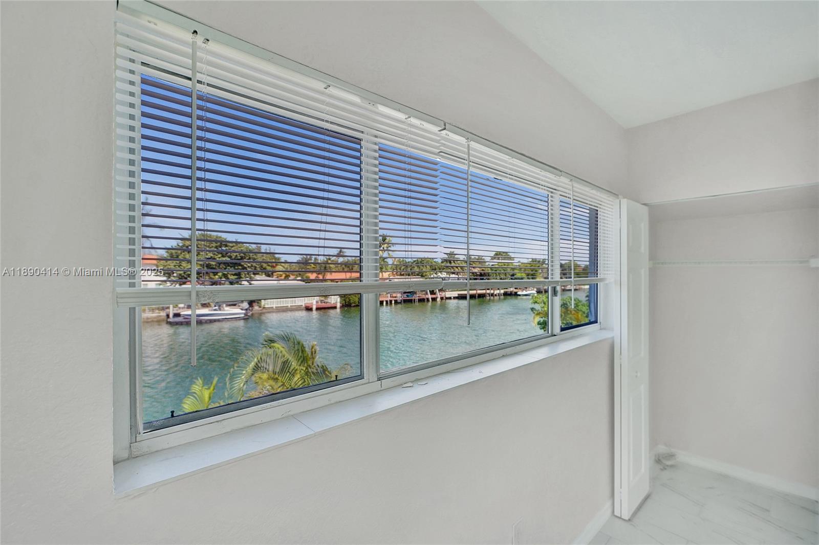 NORMANDY WATERWAY SUB - Residential Lease