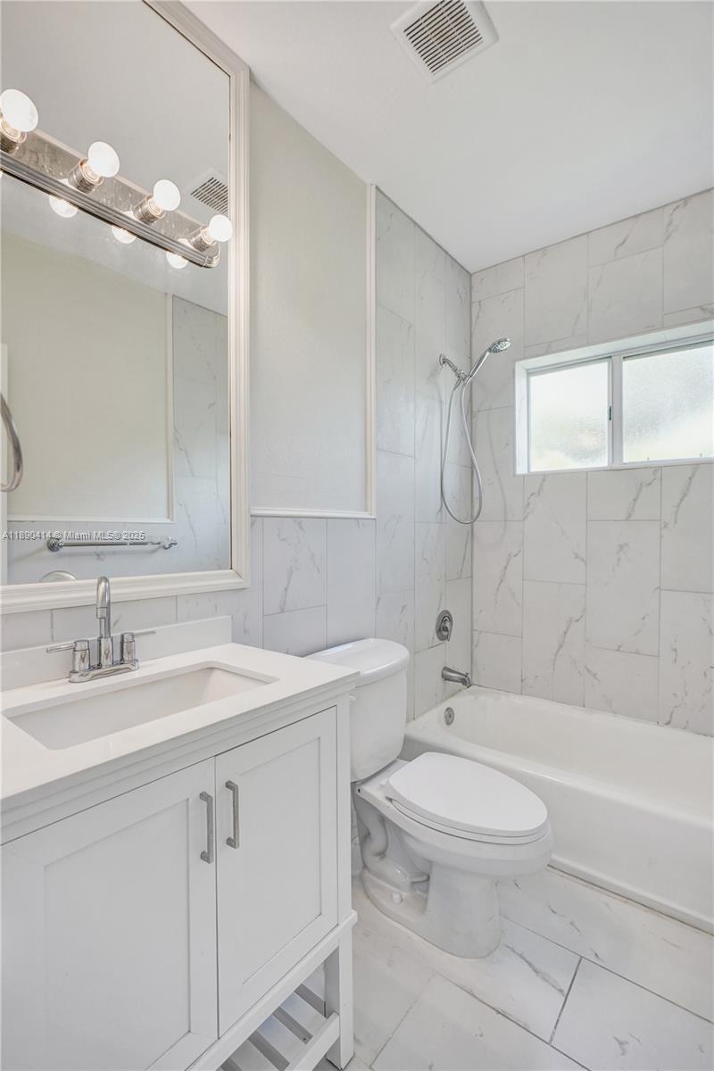 NORMANDY WATERWAY SUB - Residential Lease