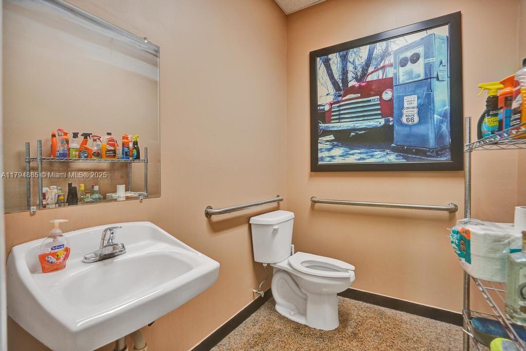 2960 SW 23rd Ter 101