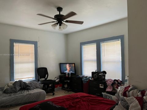 1012 18th St West Palm Beach FL 33407