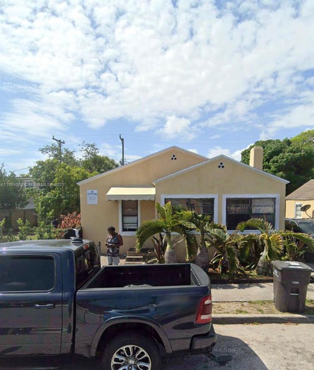 Photo of 1012 18th St, West Palm Beach, FL 33407 (MLS # A11884083)