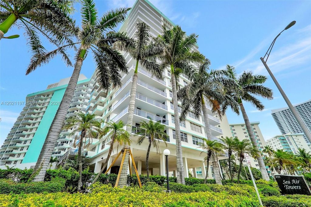 Photo of 3725 S Ocean Dr #812, Hollywood, FL 33019 (MLS # A12021197)