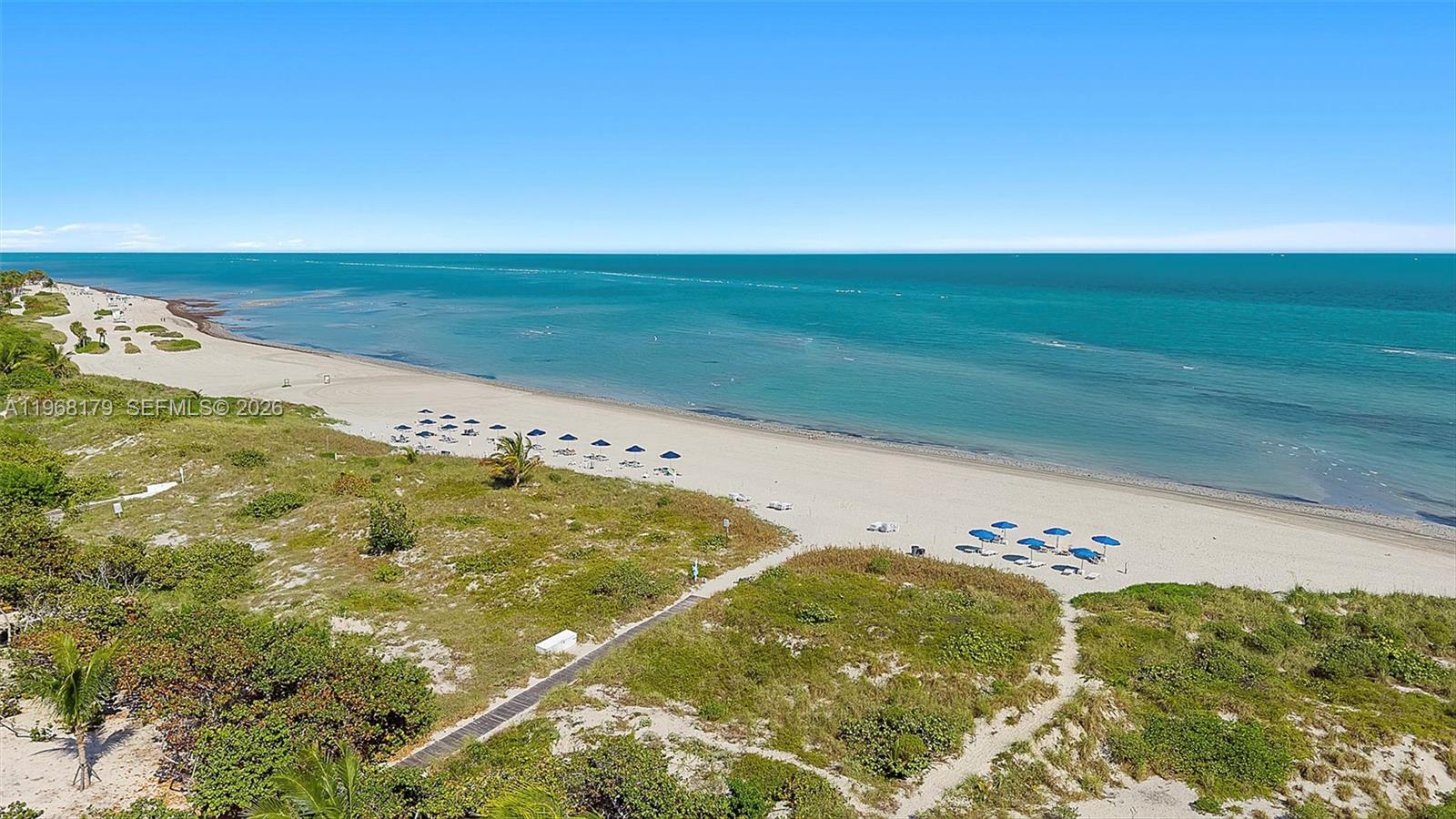 COMMODORE CLUB SOUTH COND - Residential